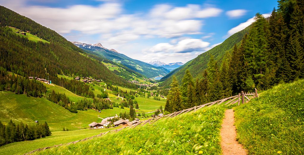 Fotografia dell'Alto Adige in Italia e delle sue verdi montagne