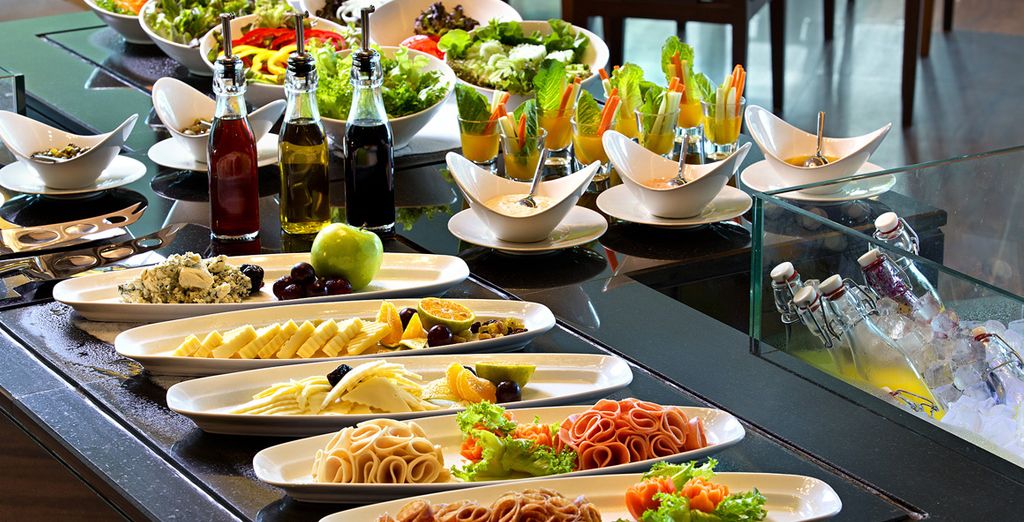VIE Hotel Bangkok MGallery by Sofitel 5* + Manathai Khao Lak 4*