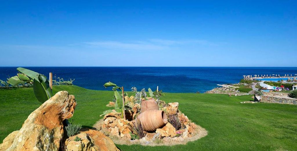 The Royal Blue Resort 5*