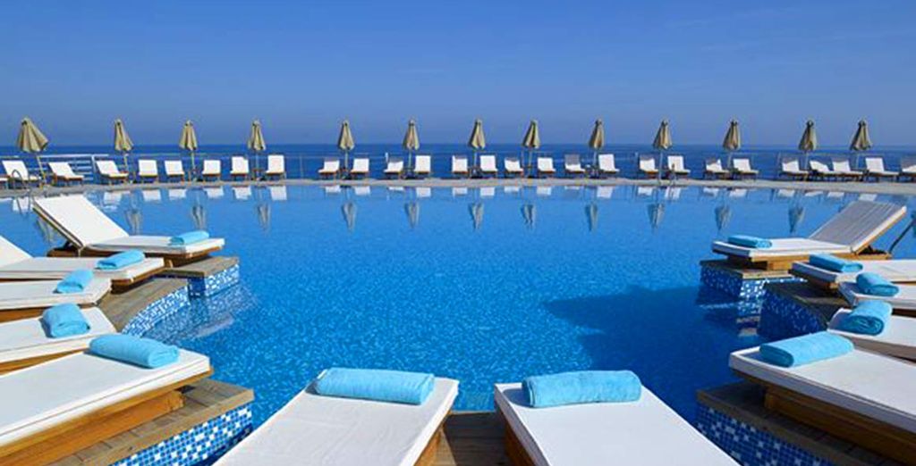 The Royal Blue Resort 5*