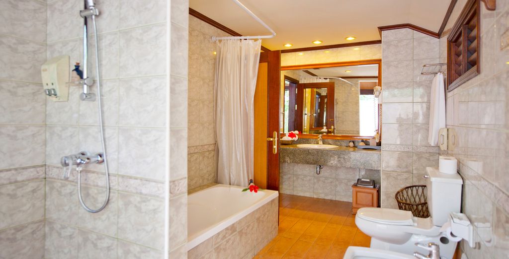 Royal Island Resort & Spa Hotel 5*