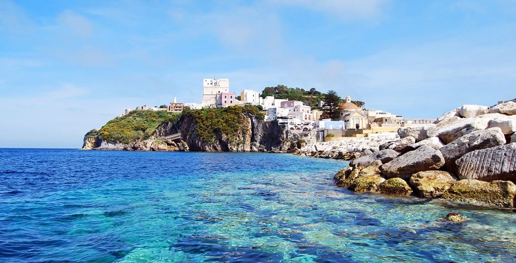 Hotel a 4* con escursioni a Ponza, Capri e Procida