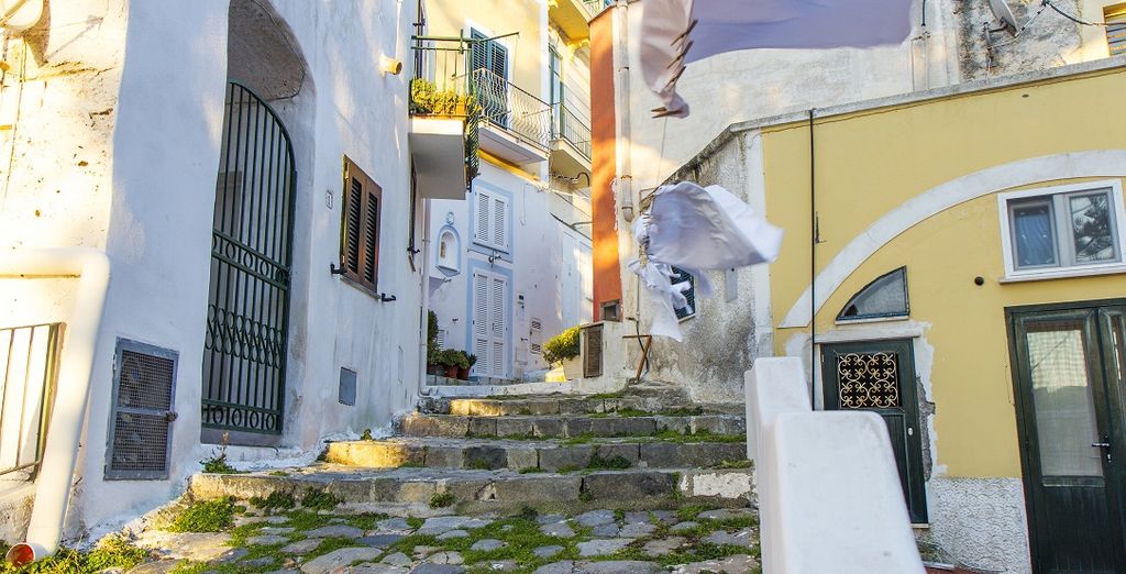 Hotel a 4* con escursioni a Ponza, Capri e Procida