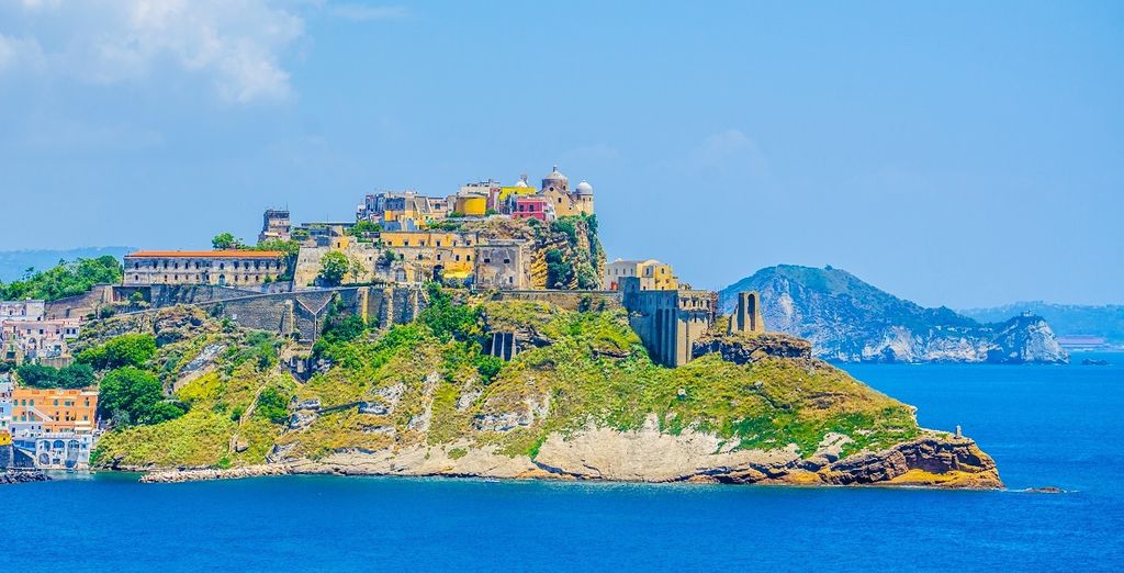 Hotel a 4* con escursioni a Ponza, Capri e Procida