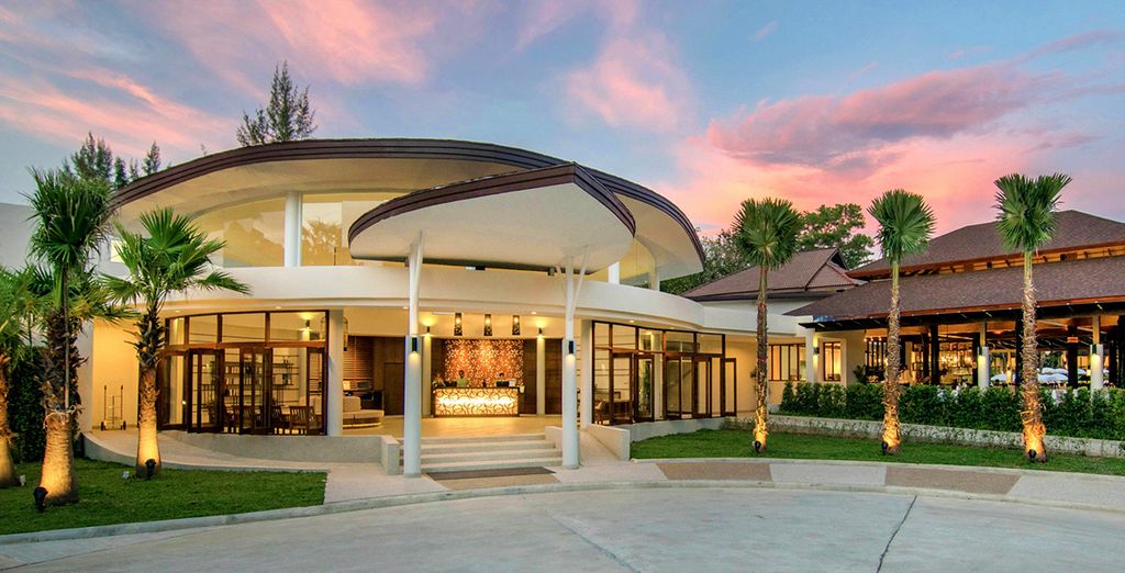 GLOW Aonang Krabi 4* + Leaf Oceanside Khao Lak 4*