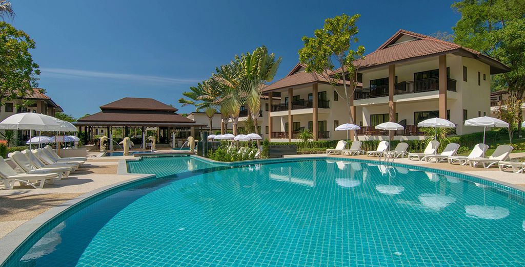 GLOW Aonang Krabi 4* + Leaf Oceanside Khao Lak 4*