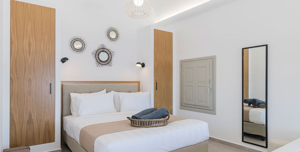Blend Hotel Athens 4* + Hotel Symphony Suites Santorini