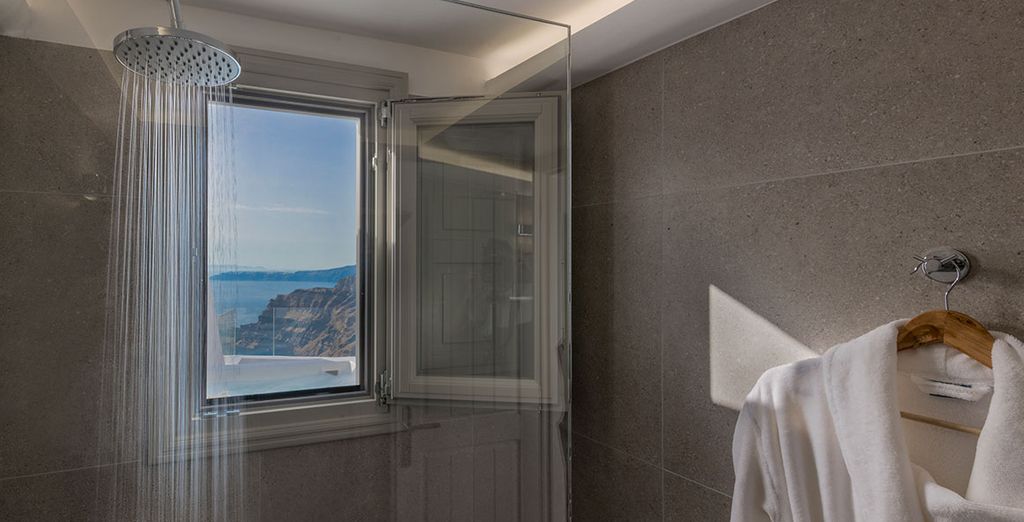 Blend Hotel Athens 4* + Hotel Symphony Suites Santorini