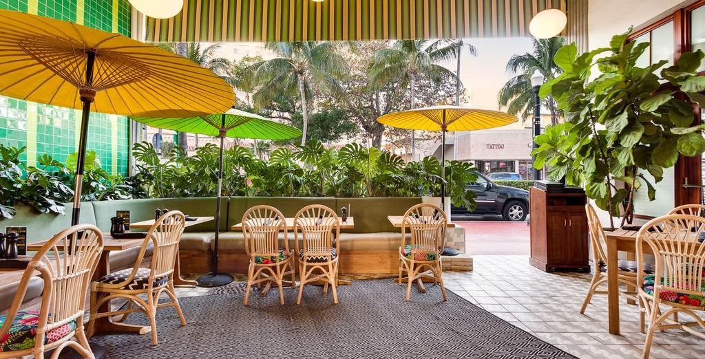 Hilton Orlando Lake Buena Vista 4* + The Clinton South Beach 4*