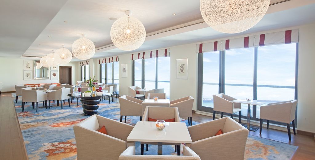 Dubai Hotel JA Ocean View & Abu Dhabi Crownw Plaza YAS