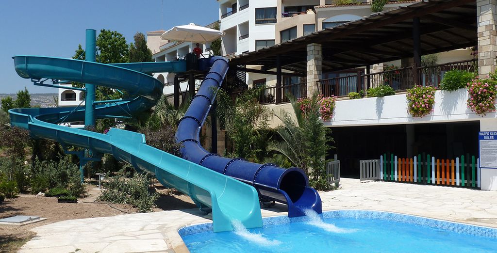 Coral Beach Hotel and Resort 5*