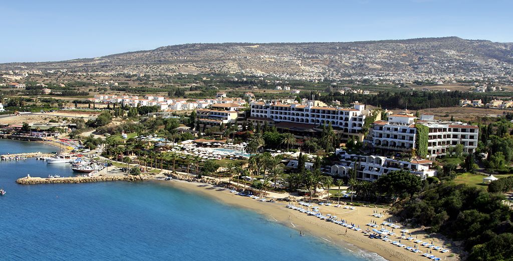 Coral Beach Hotel and Resort 5*