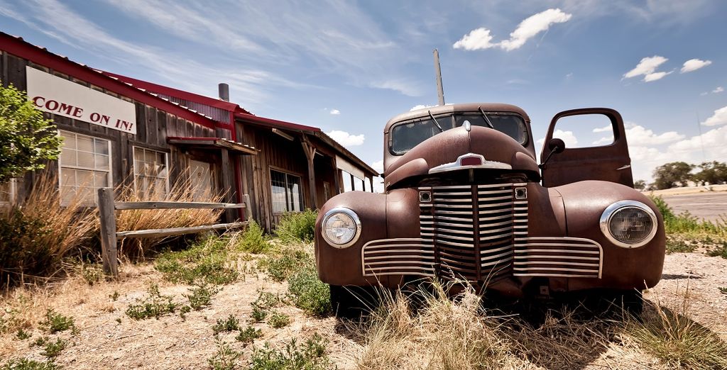 Sull'asfalto della Route 66 con noleggio auto incluso