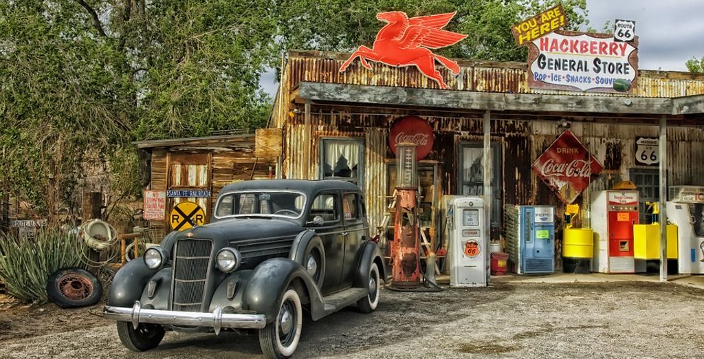 Sull'asfalto della Route 66 con noleggio auto incluso