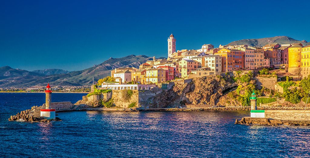 Autotour di 7 notti della Corsica con traghetto Corsica Ferries