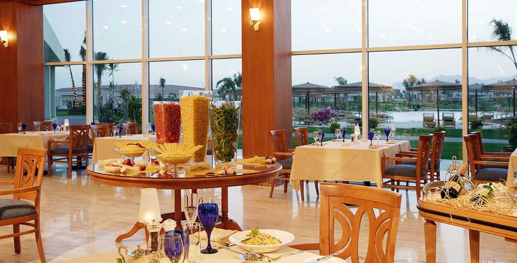 Jolie Ville Royal Peninsula Resort 5*