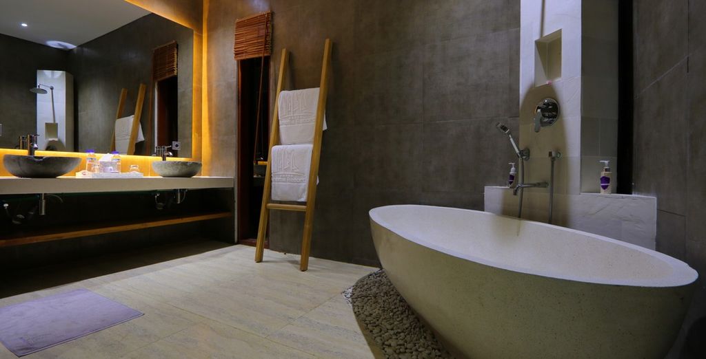 Tanadewa Resort & Spa 5* + Anema Wellness & Resort Gili Lombok 5* + Mövenpick Resort & Spa Jimbaran Bali 5*