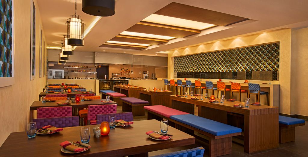 Doubletree by Hilton Hotel & Residence Al Barsha MOE 4* + Radisson Blu Yas Island 4*