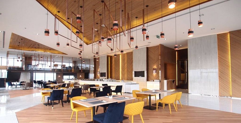 Sibsan Luxury Rimping 5* + The Quarter Ari 4* + Burasari Phuket 4*