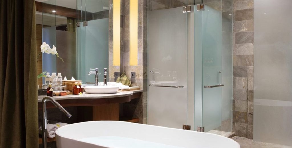 Adiwana Resort Jembawan 4* + Hyatt Regency Sanur 5* + Grand Hyatt Bali 5*