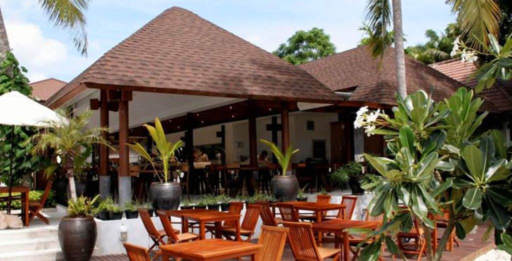 Hotel Mandarin 4* + Iyara Beach Hotel & Plaza 4*