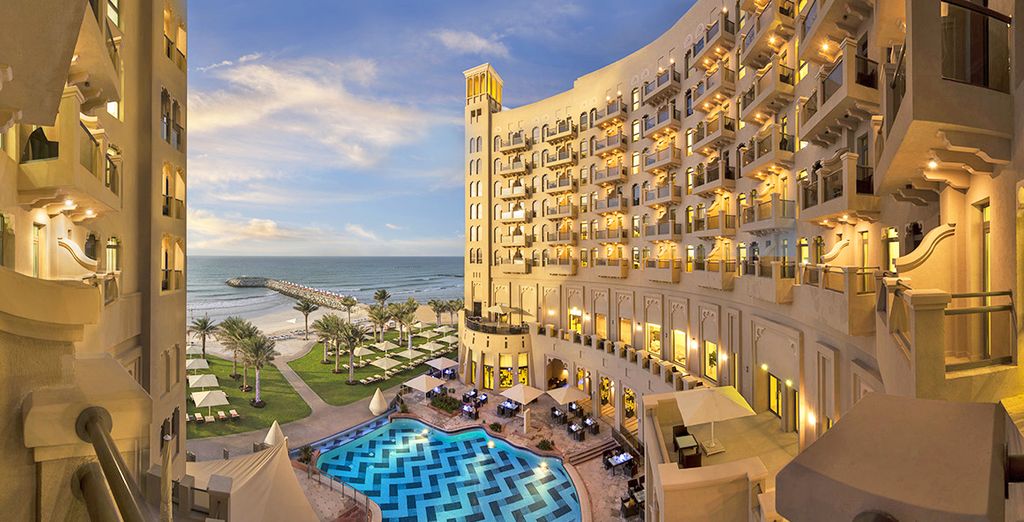 The Ajman Palace Hotel & Resort 5* Ajman City Fino a 70 Voyage