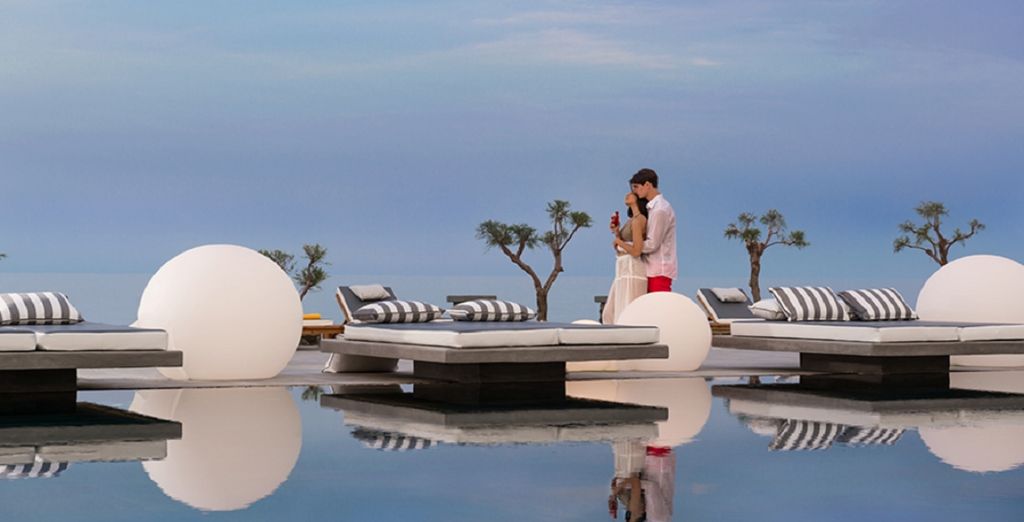 Mediterranean Beach Hotel 4*
