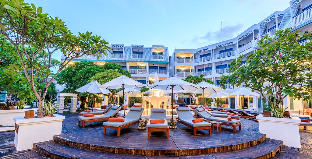 Mandarin By Centrepoint Bangkok + Andaman Seaview Hotel 4*