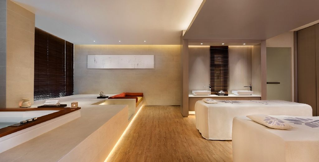 Hotel ICON Hong Kong 5* + possibile soggiorno a Singapore