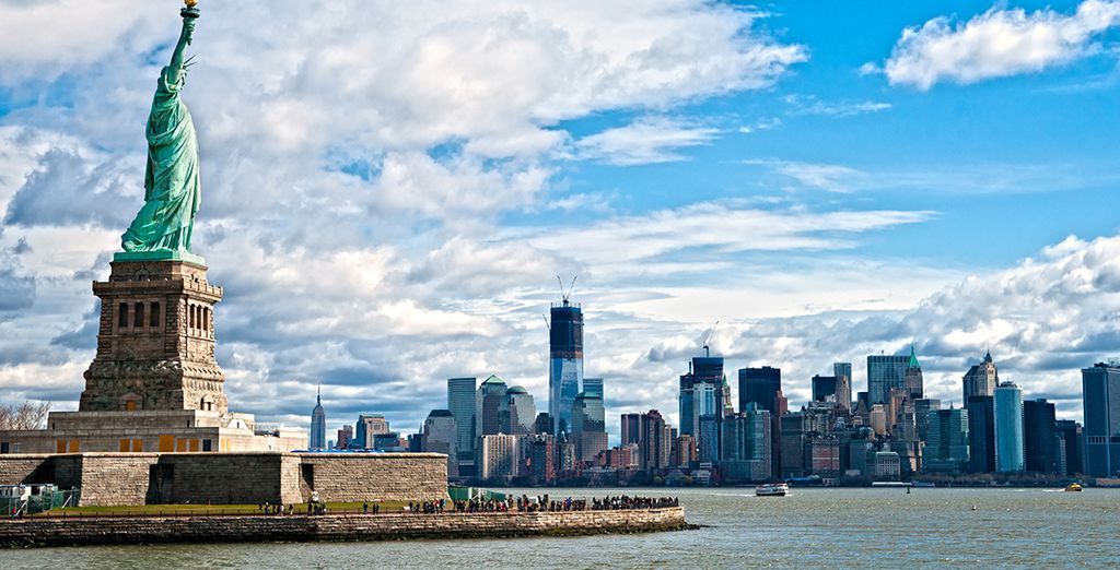 Holiday Inn Lower East Side 4*