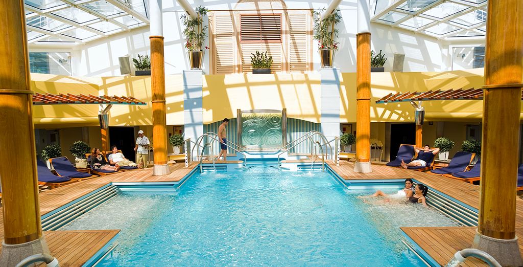 Soggiorno ad Abu Dhabi in 4* e Crociera nel Mar Arabico e in India a bordo di Celebrity Constellation