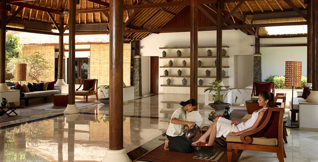 The Majestic Hotel Kuala Lumpur 5* + Spa Village Resort Tembok Bali 4* 