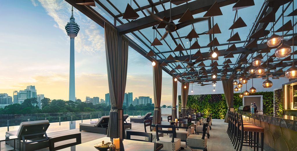 Hotel Stripes Kuala Lumpur 5* + Gaya Island Resort 5*