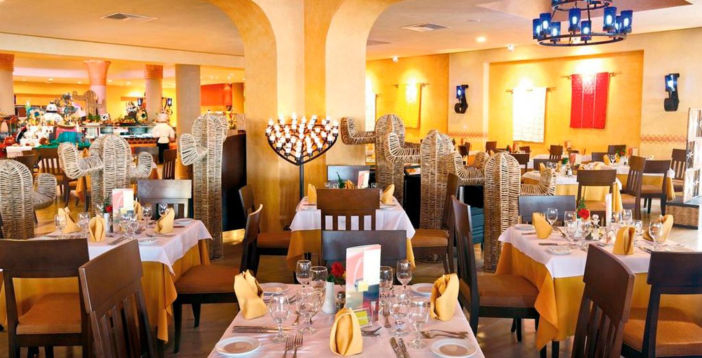 Courtyard New York Manhattan by Marriott e Hotel Barcelo Maya Palace 5*