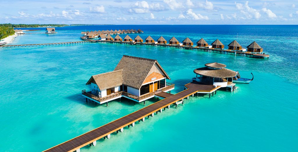Mercure Maldives Kooddoo Resort 4*