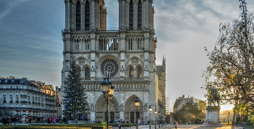 Discover beautiful French monuments in Paris