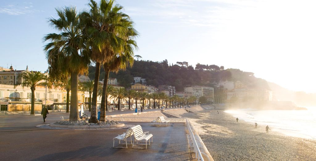 Take a romantic walk along the Promenade des Anglais in Nice