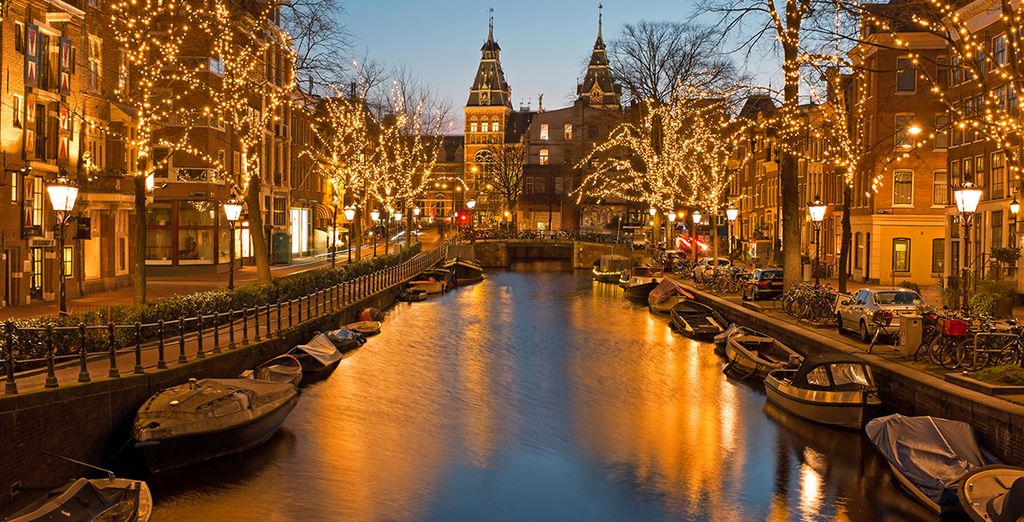 City Breaks in Amsterdam : Canal Cruise