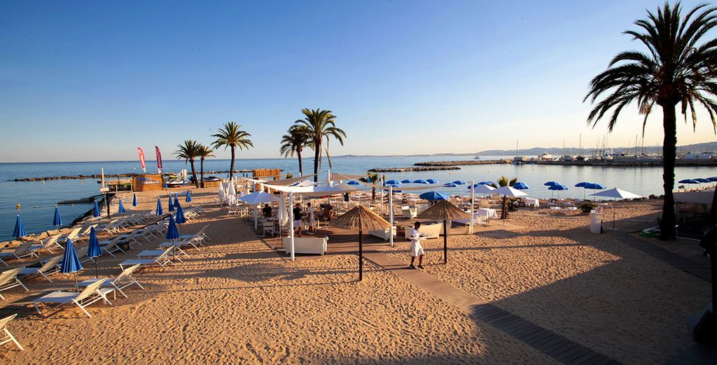 Holiday Inn Resort Nice Port Saint Laurent Du Var 4* - hotel with a private beach in Nice