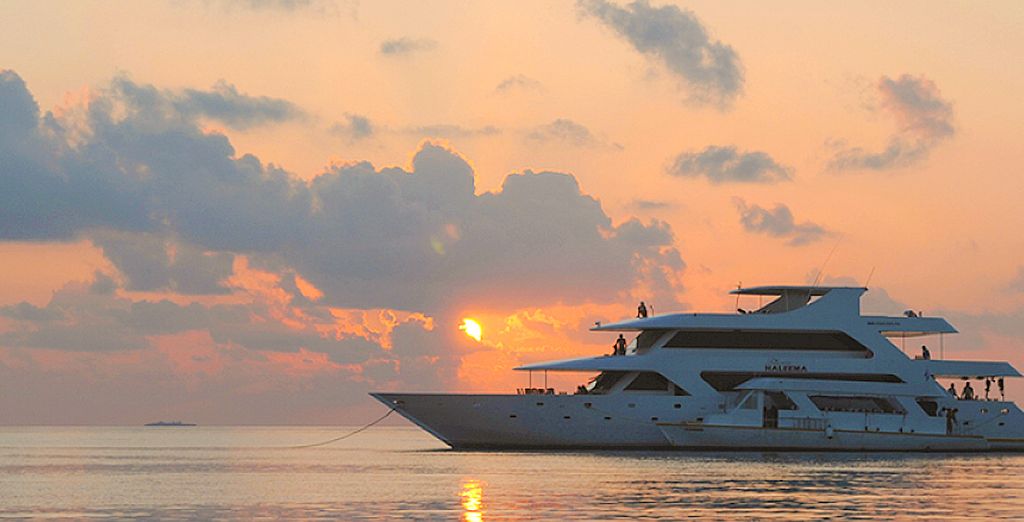 Sunset boat Cruise in Maldives