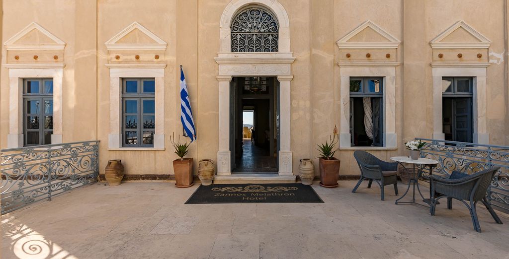 Hôtel Zannos Melathron 5 étoiles, façade de la maison de maître à Pyrgos