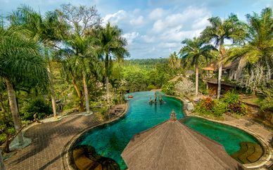 The Payogan Villa 5* y The Leaf Jimbaran 5*