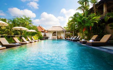 Ubud Village 4*, Mahagiri 4* y Movenpick Jimbaran 5*
