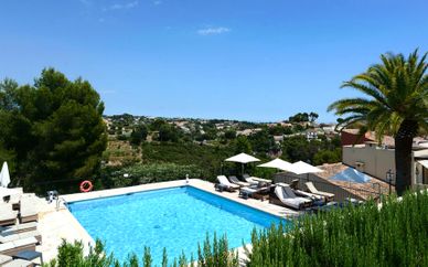 Sandton Hôtel & Résidence Domaine Cocagne 4*