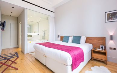 Town Hall Hotel & Apartments 4*