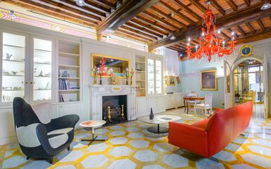 N°15 Santori Luxury Home