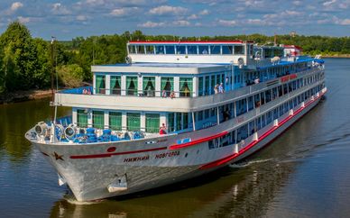 4* or 5* River Cruise from St. Petersburg to Moscow