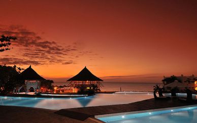 Jacaranda Indian Ocean Beach Resort 4* & Safari