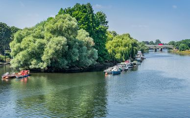 DoubleTree by Hilton London Kingston Upon Thames 4* & Thames River Cruise