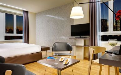 UNA Hotel Century 4*
